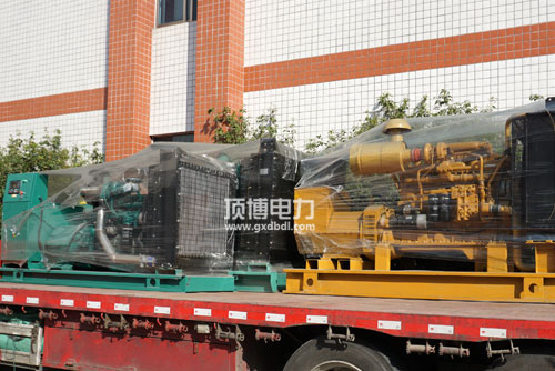 柴油發(fā)電機(jī)組蓄電池上白色粉末是什么？怎么產(chǎn)生的？