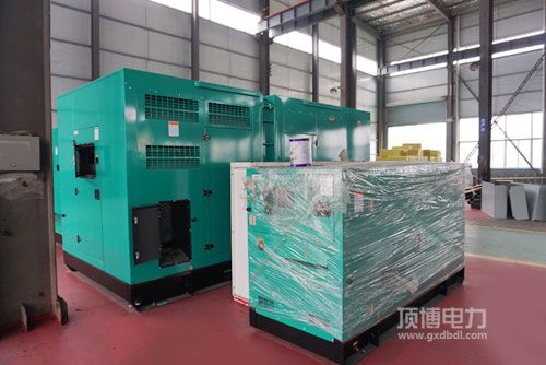 生產(chǎn)廠家說一說購買柴油發(fā)電機組選風冷還是水冷好呢？