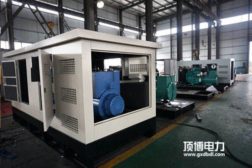 柴油50kw發(fā)電機(jī)組意想不到并機(jī)4大好處，除了省油，更能集中調(diào)度！